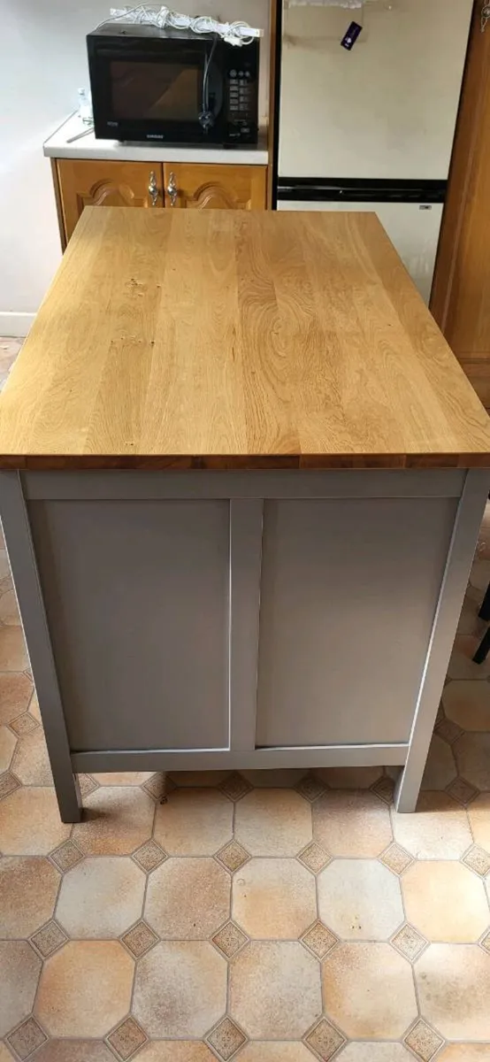 Kitchen Island - Image 3