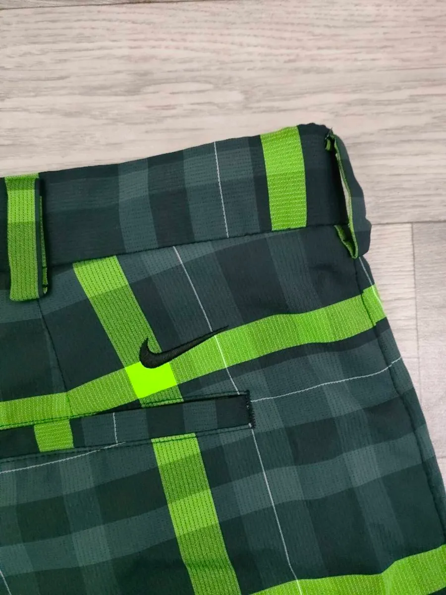 Nike Golf Check Shorts Mens XXL - Image 4