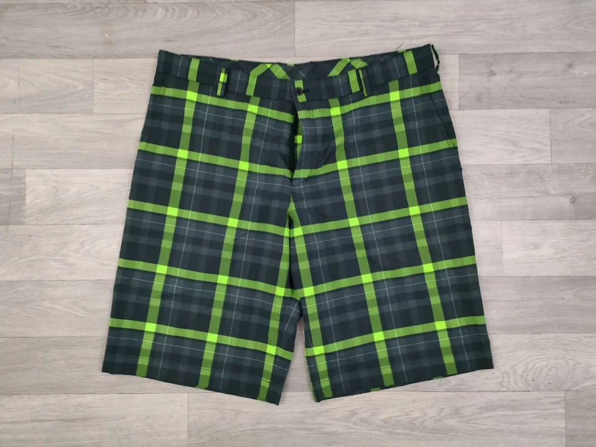 Nike Golf Check Shorts Mens XXL - Image 1