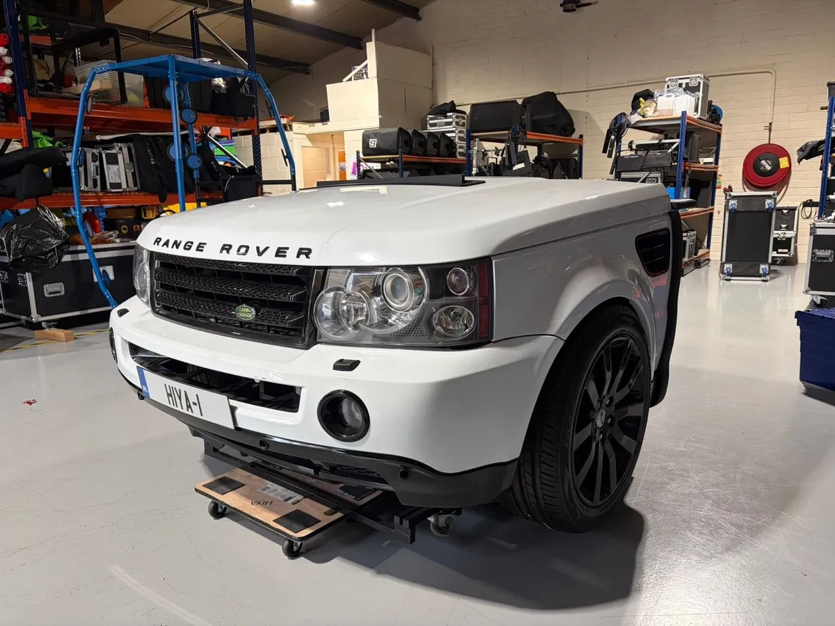 Unique Range Rover Desk - Image 1
