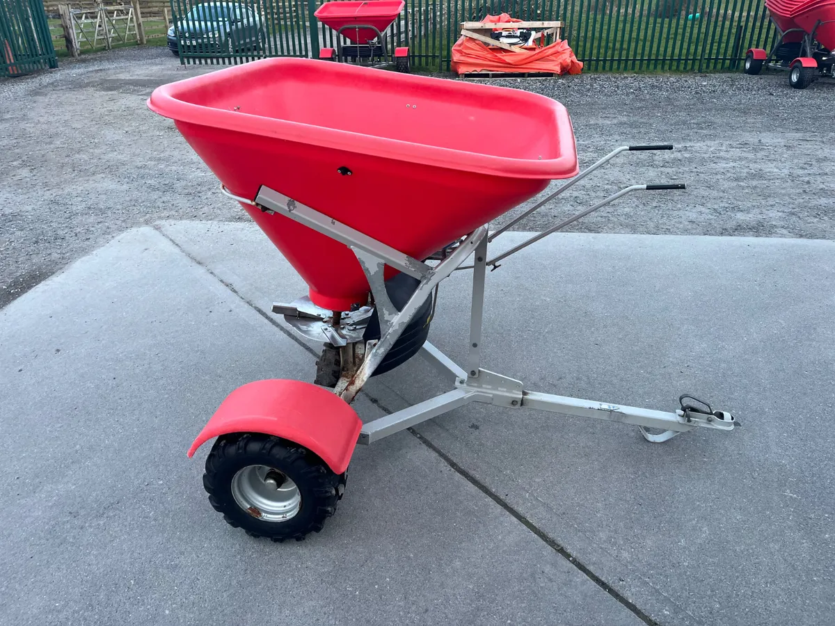 Walco 350 KG Fertiliser Spreader - Image 4