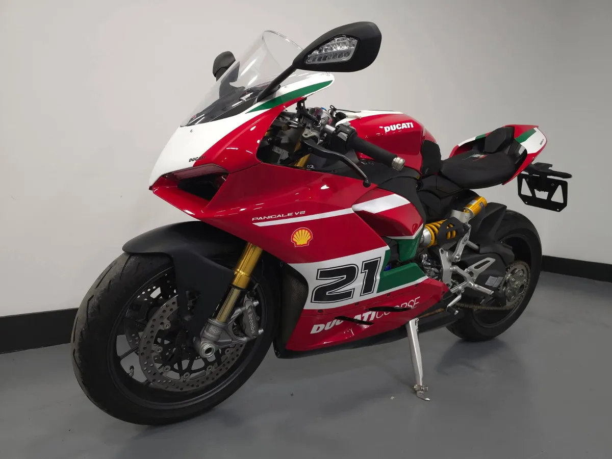 Ducati Panigale V2 Bayliss 20th Anniversary No 120 - Image 2