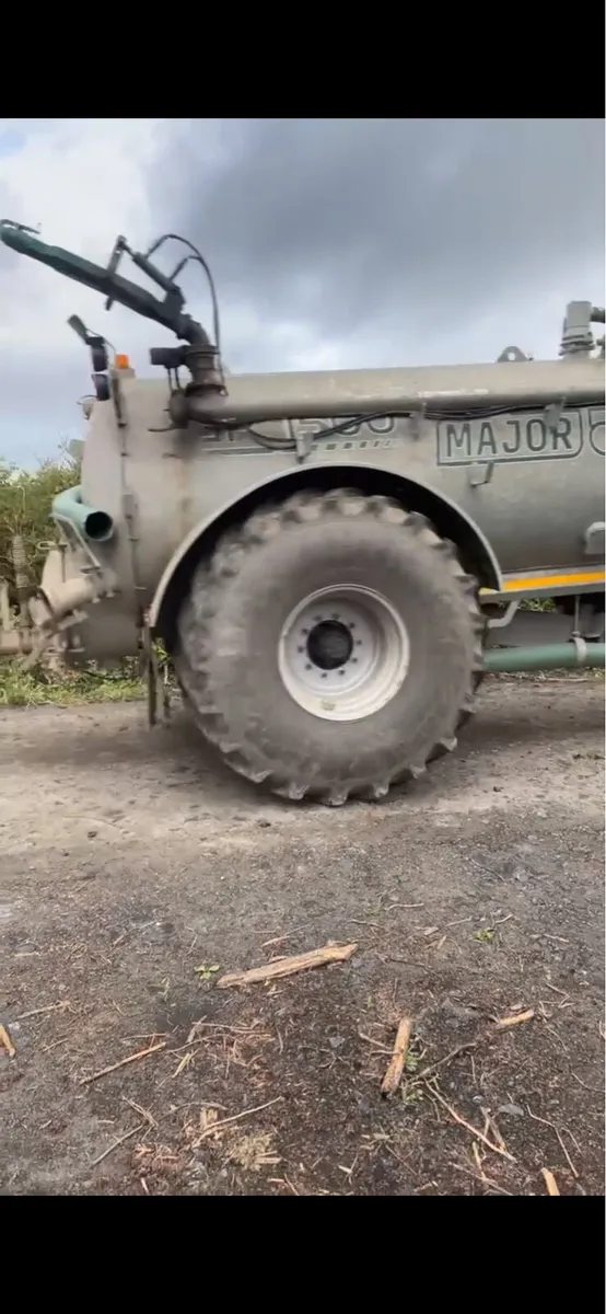 Wanted 1600 or 2000 gallon tank