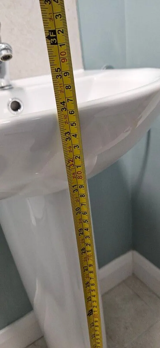 Bathroom sink and pedestal x 2 - Image 3