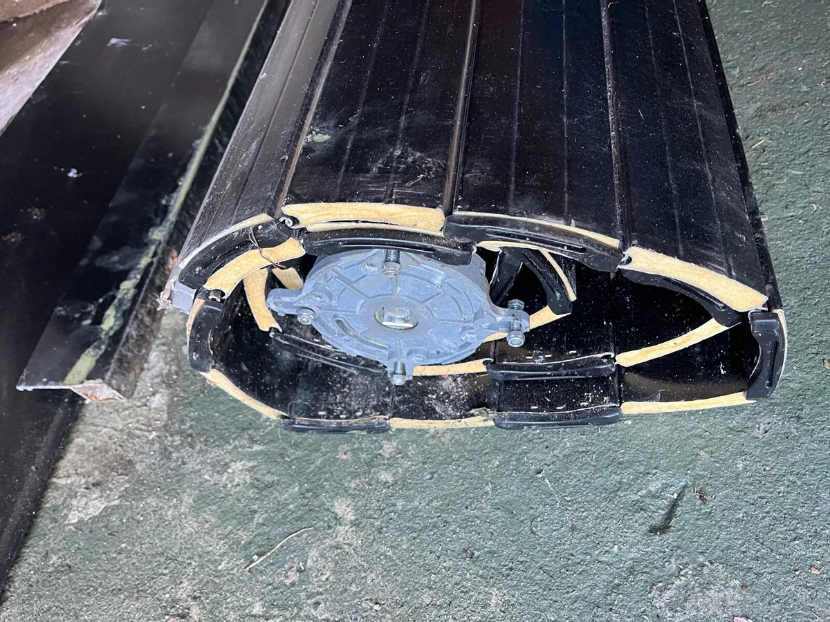 Roller door - Image 3