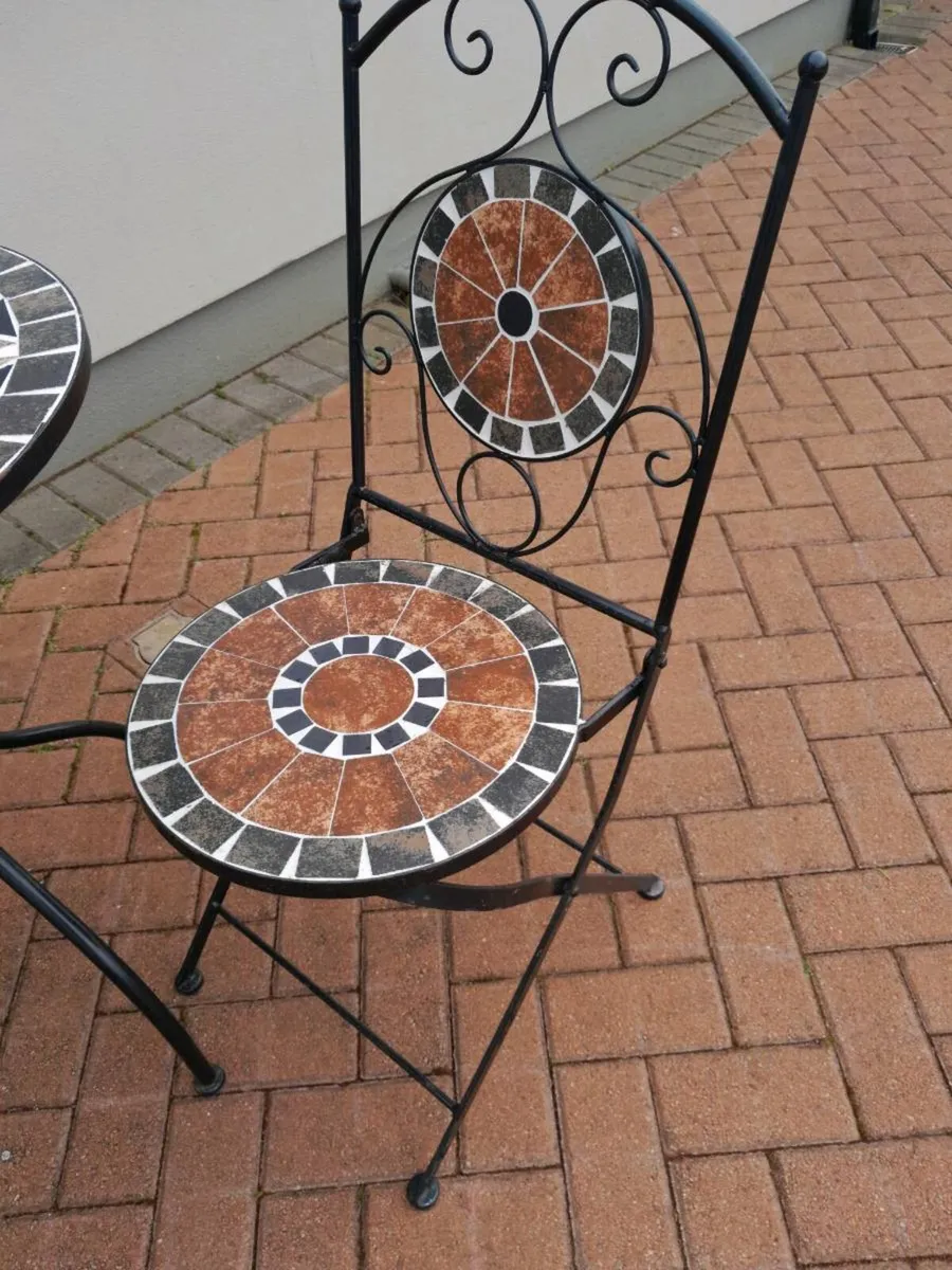 Outdoor table and 2 chairs - Image 3
