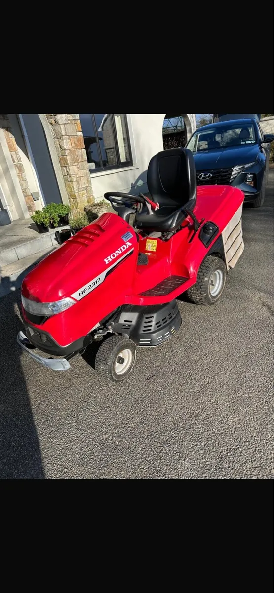 Honda 2317 lawnmower - Image 1