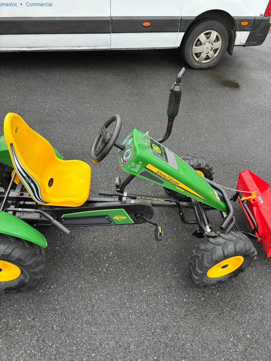 Berg John Deere go cart - Image 1