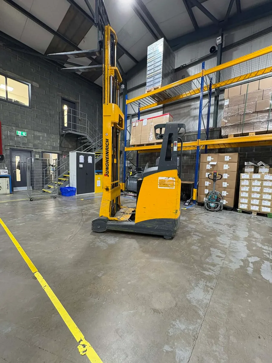 Reach truck Forklift - Image 1