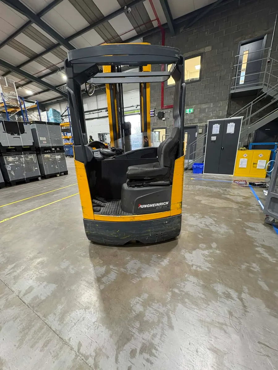 Reach truck Forklift - Image 3