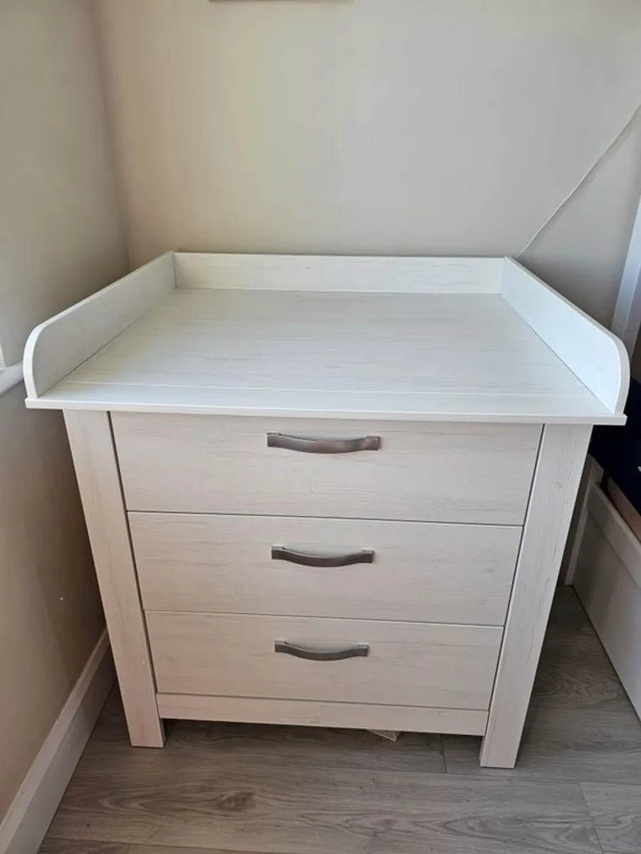 Baby changing table and unit. - Image 1