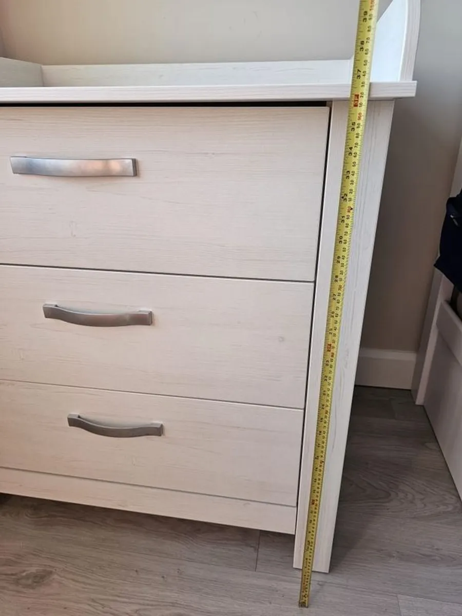 Baby changing table and unit. - Image 4