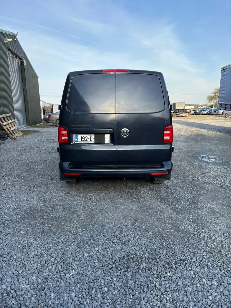 192 Volkswagen Transporter LWB 6 Speed - Image 4