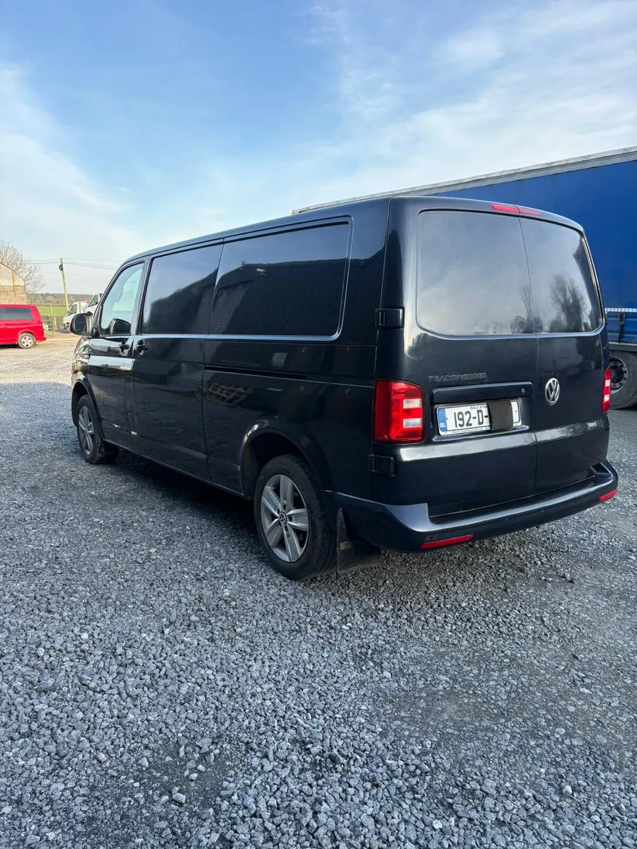 192 Volkswagen Transporter LWB 6 Speed - Image 3