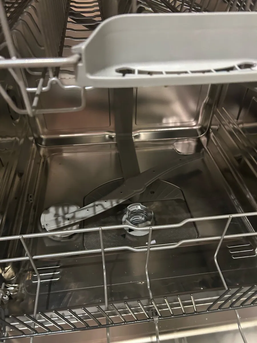 Dishwasher - Image 3