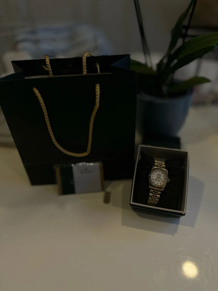 Women’s watch - Image 2