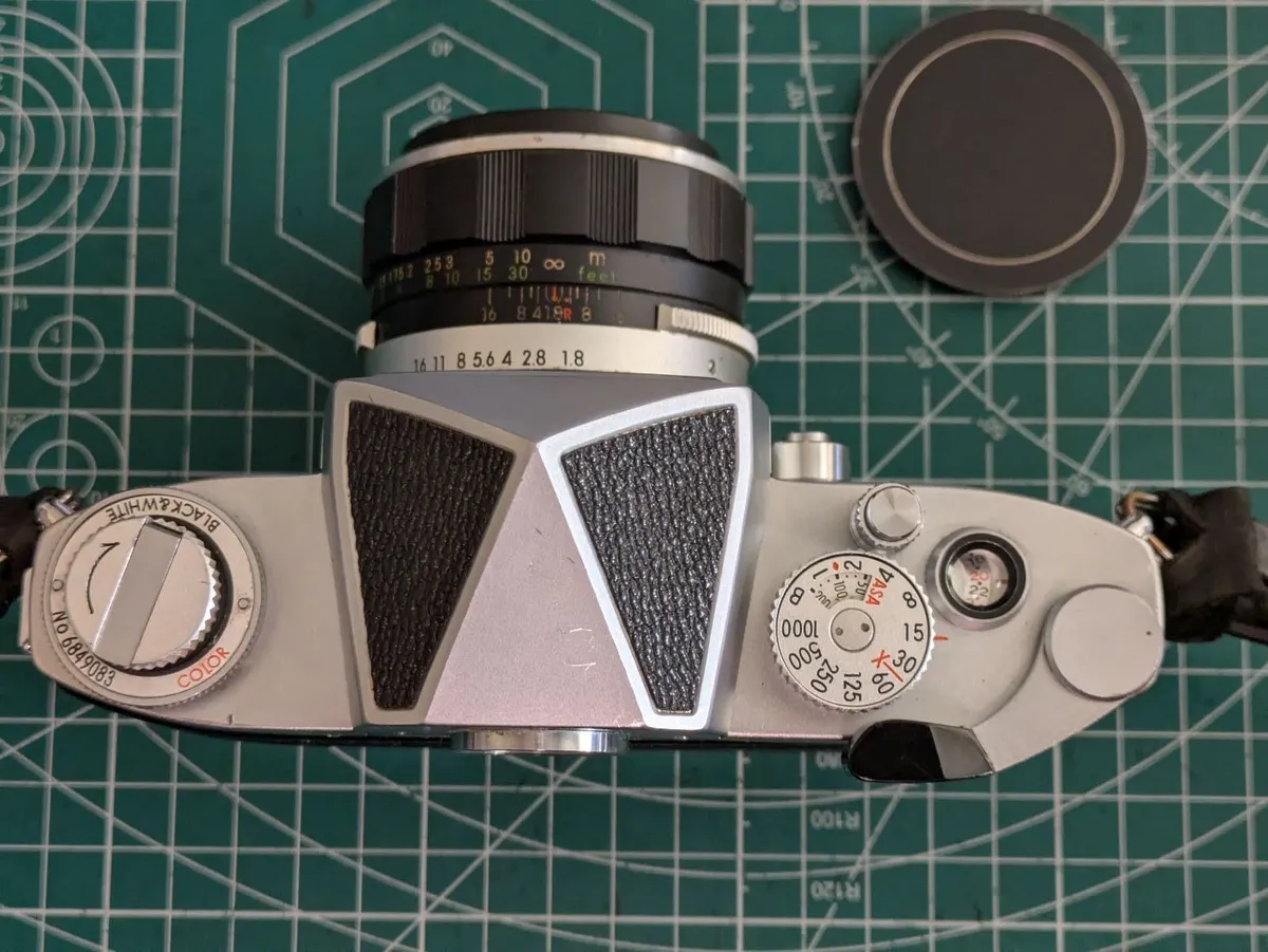 Miranda Sensomat RE film system SLR camera - Image 3