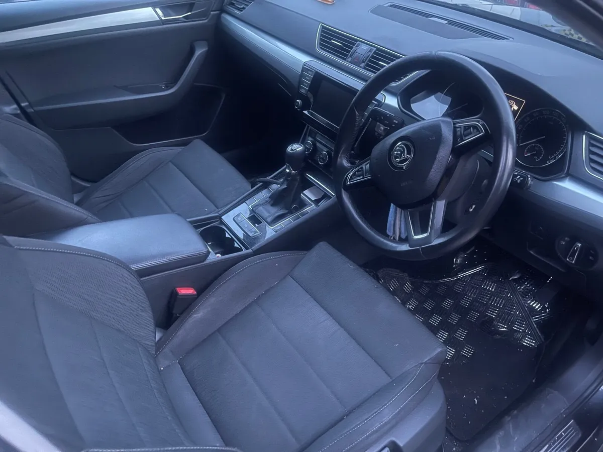 Skoda superb 2016 - Image 2