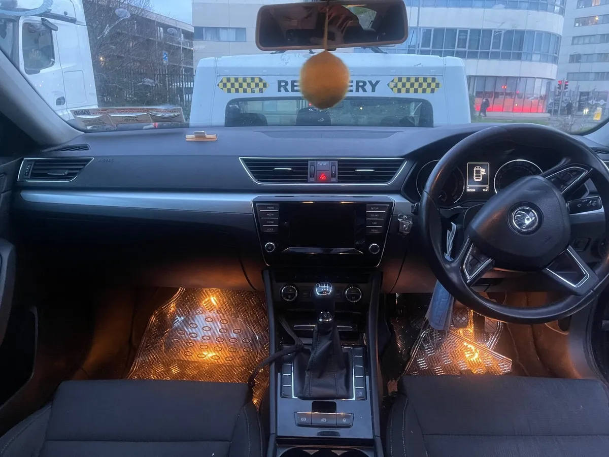 Skoda superb 2016 - Image 4