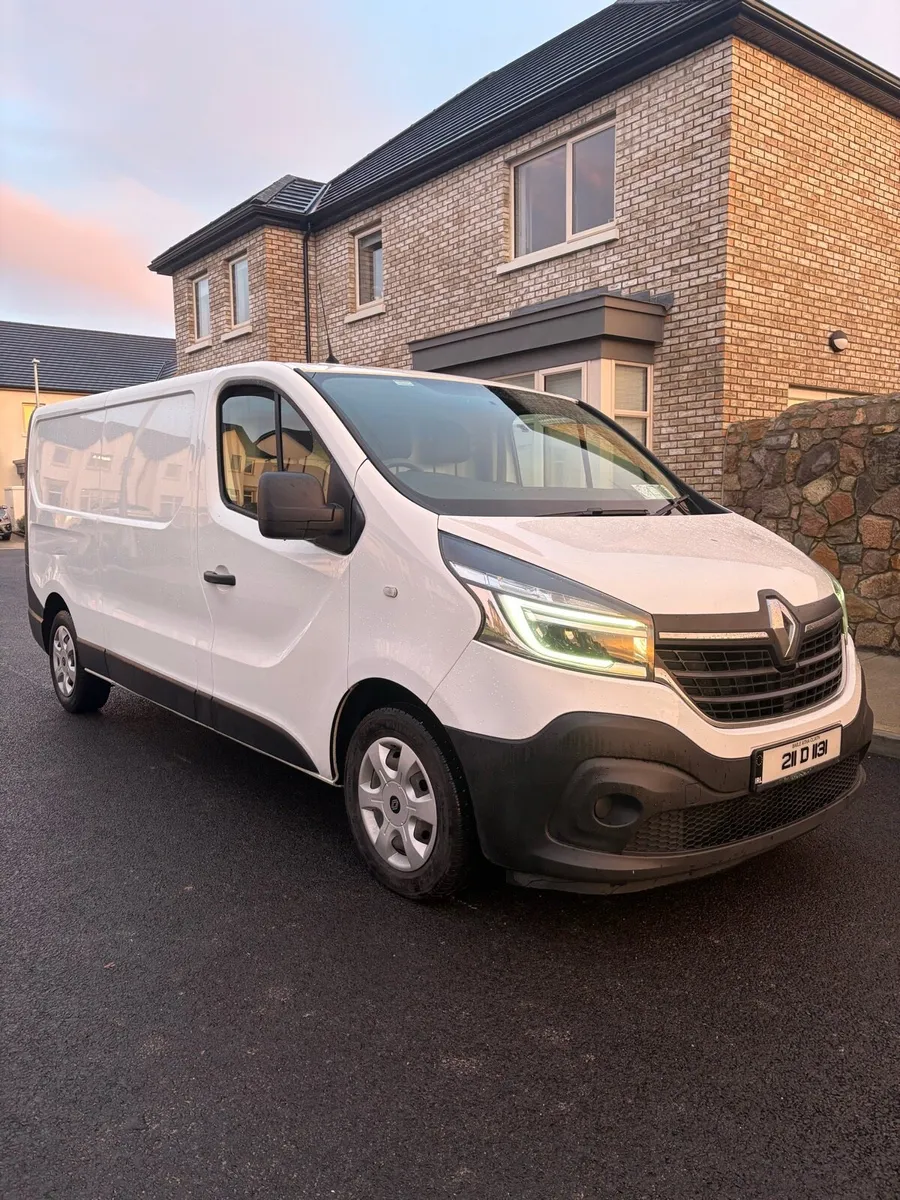 2021 Renault traffic - Image 1