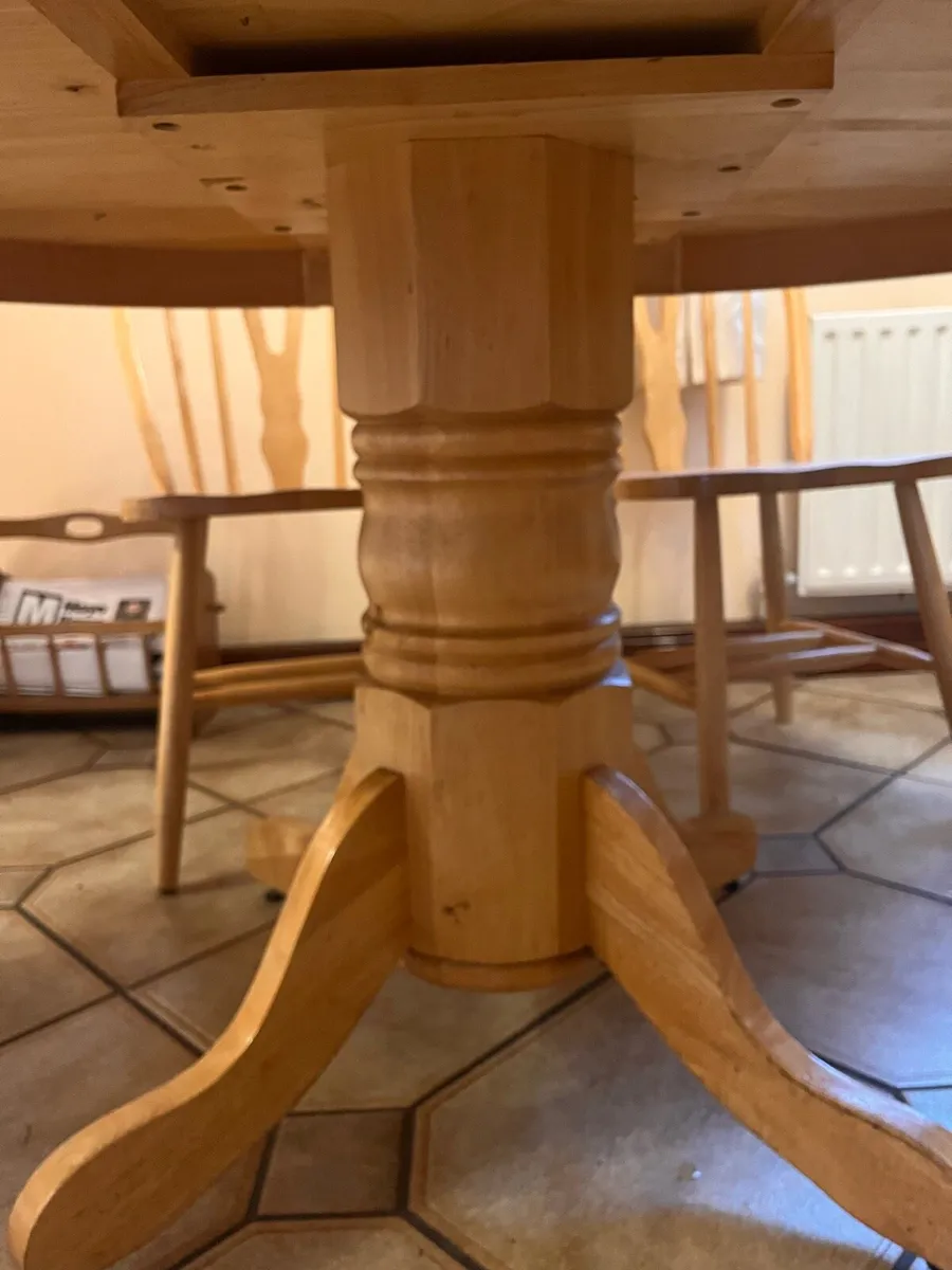 Table and 6 chairs - Image 4