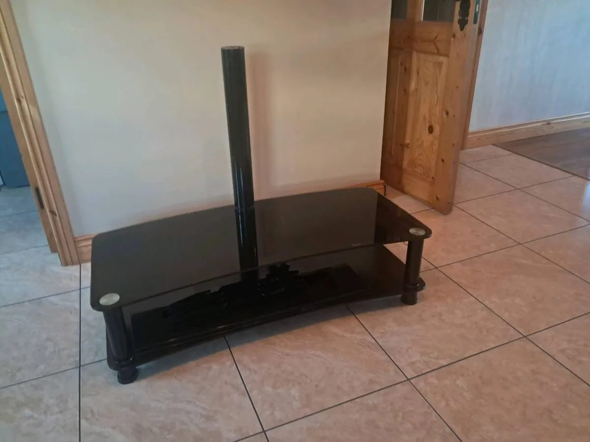 Tv stand - Image 1