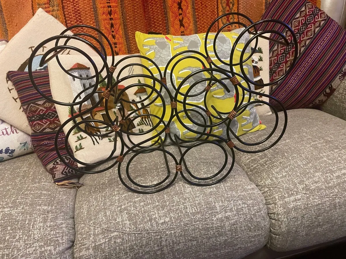 VINTAGE WINE/BOTTLE RACK