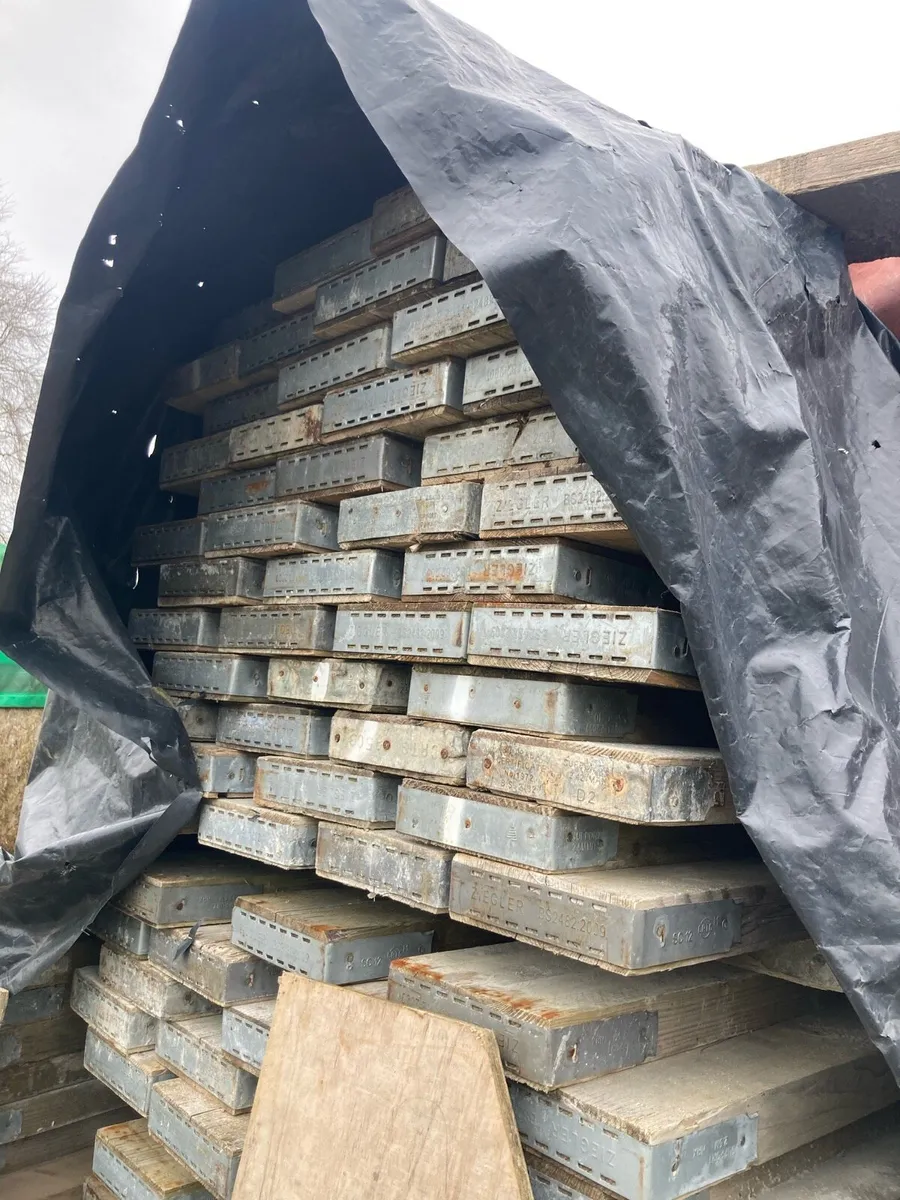 2yr old Scaffolding planks - Image 1