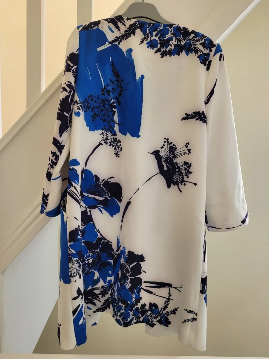 Women's Coat Size 10 - Image 2