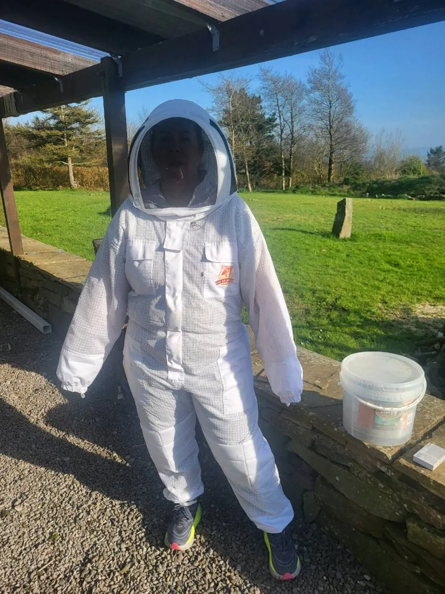 Beekeeping Protective Suit - Image 1