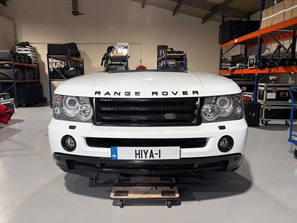 Unique Range Rover Reception or office desk - Image 1