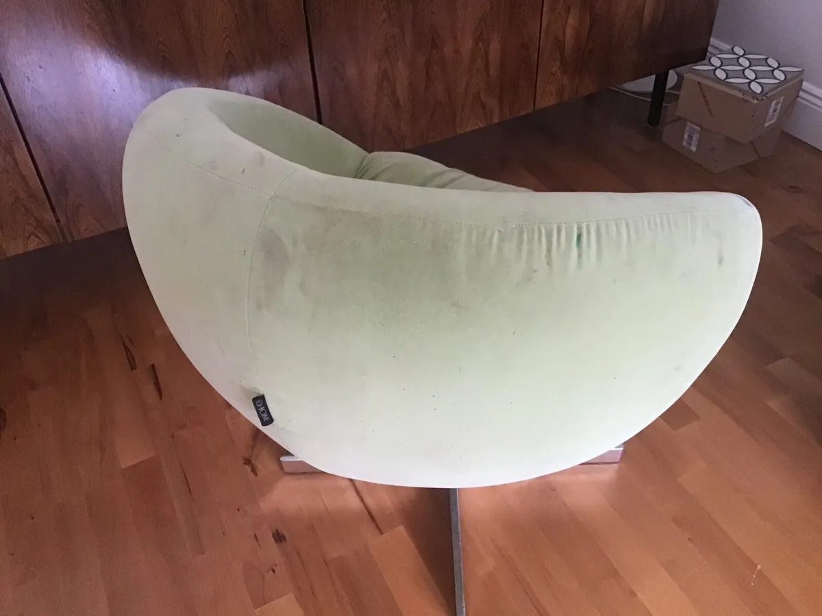 Soholm Swivel Chair - Image 3