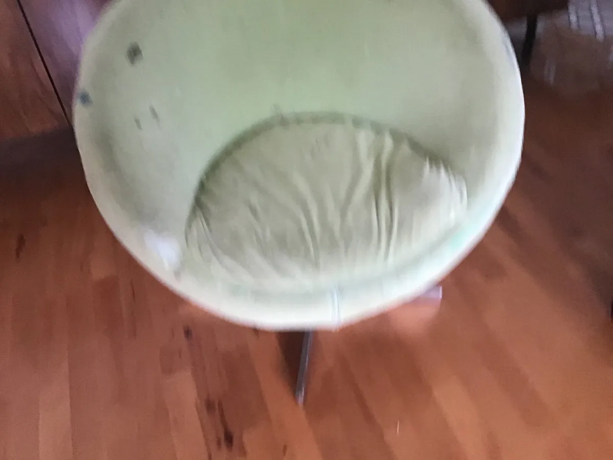 Soholm Swivel Chair - Image 1