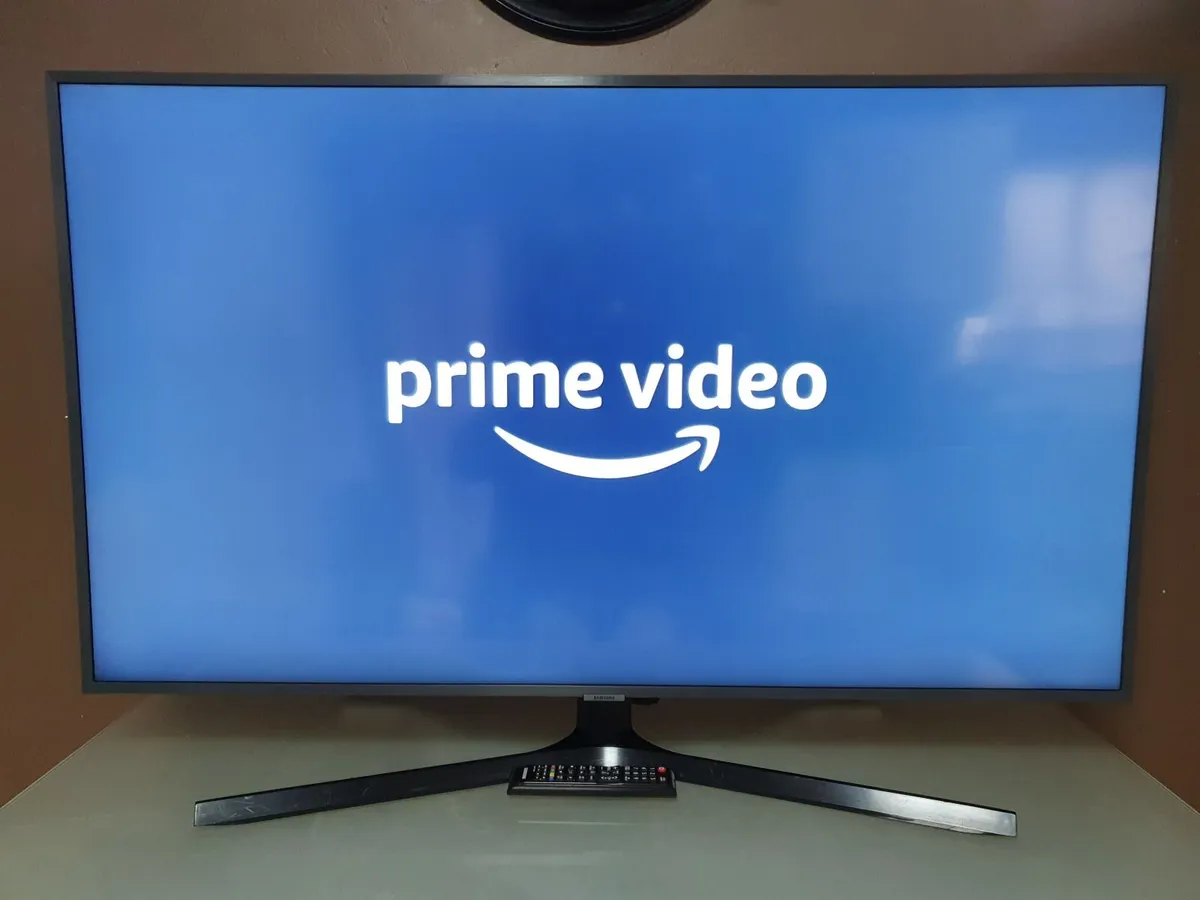 50" Samsung 4K Certified Ultra HD HDR Smart LED TV - Image 2