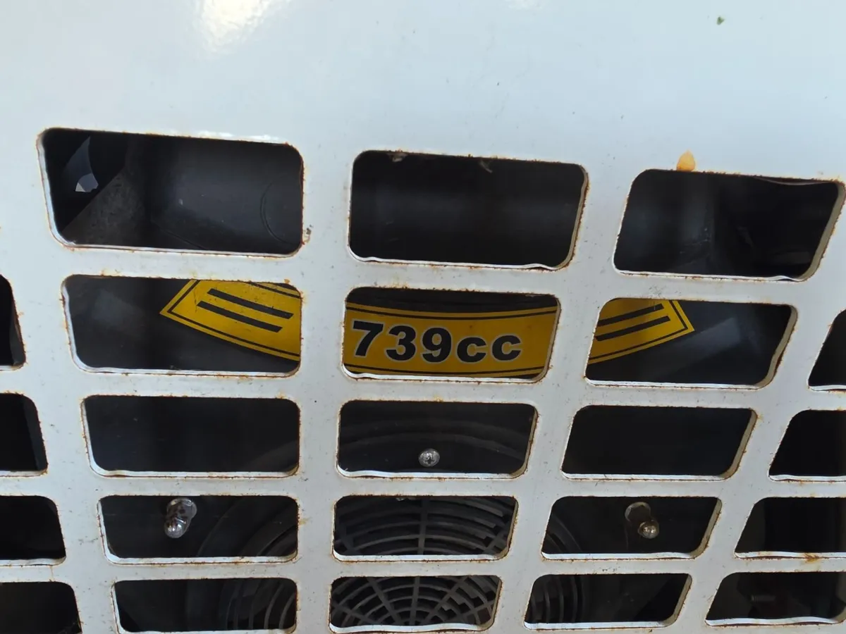 Skid steer - Image 2