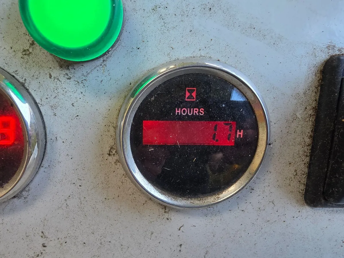 Skid steer - Image 3