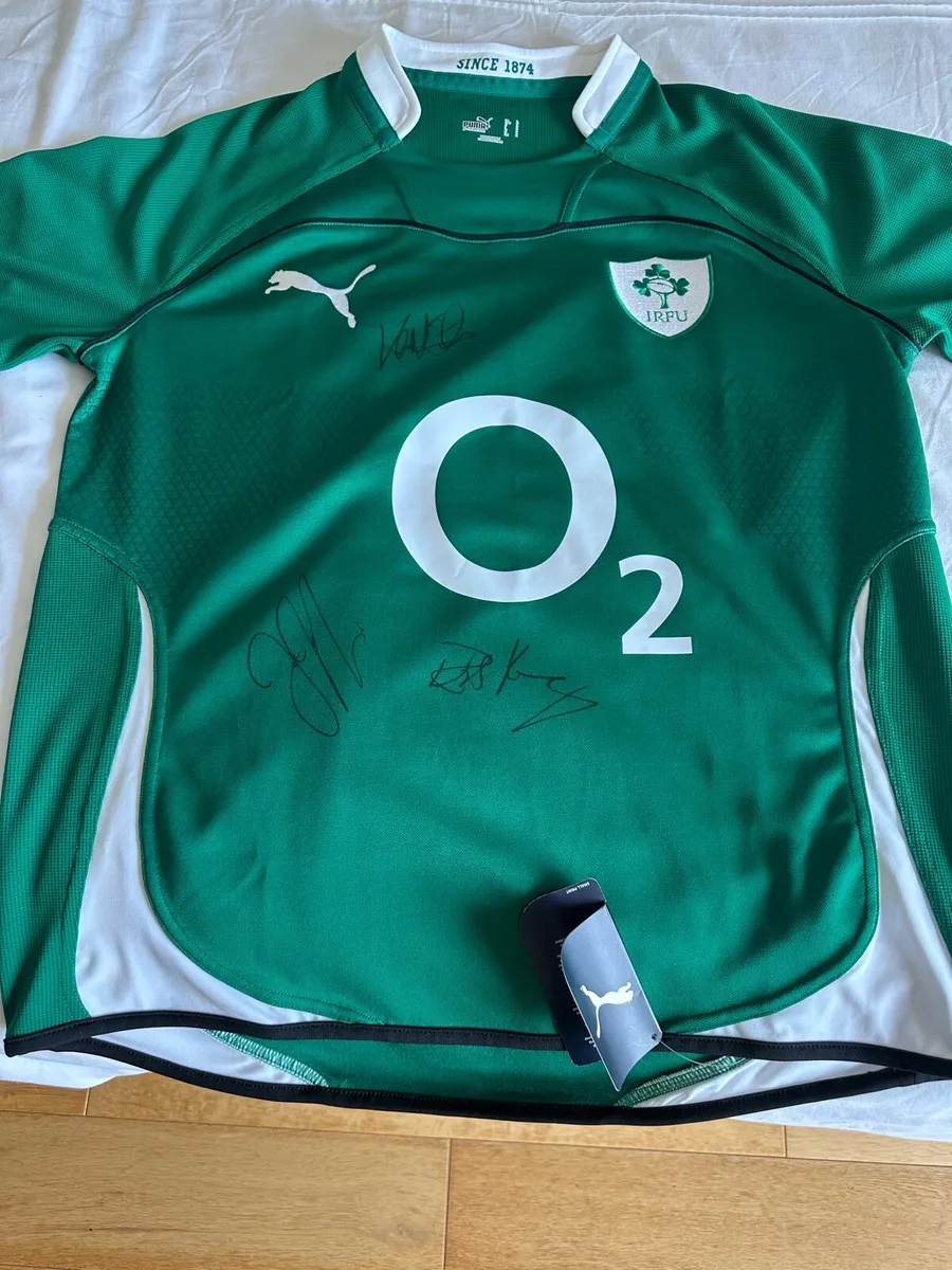Signed Ireland Rugby jersey - Image 1