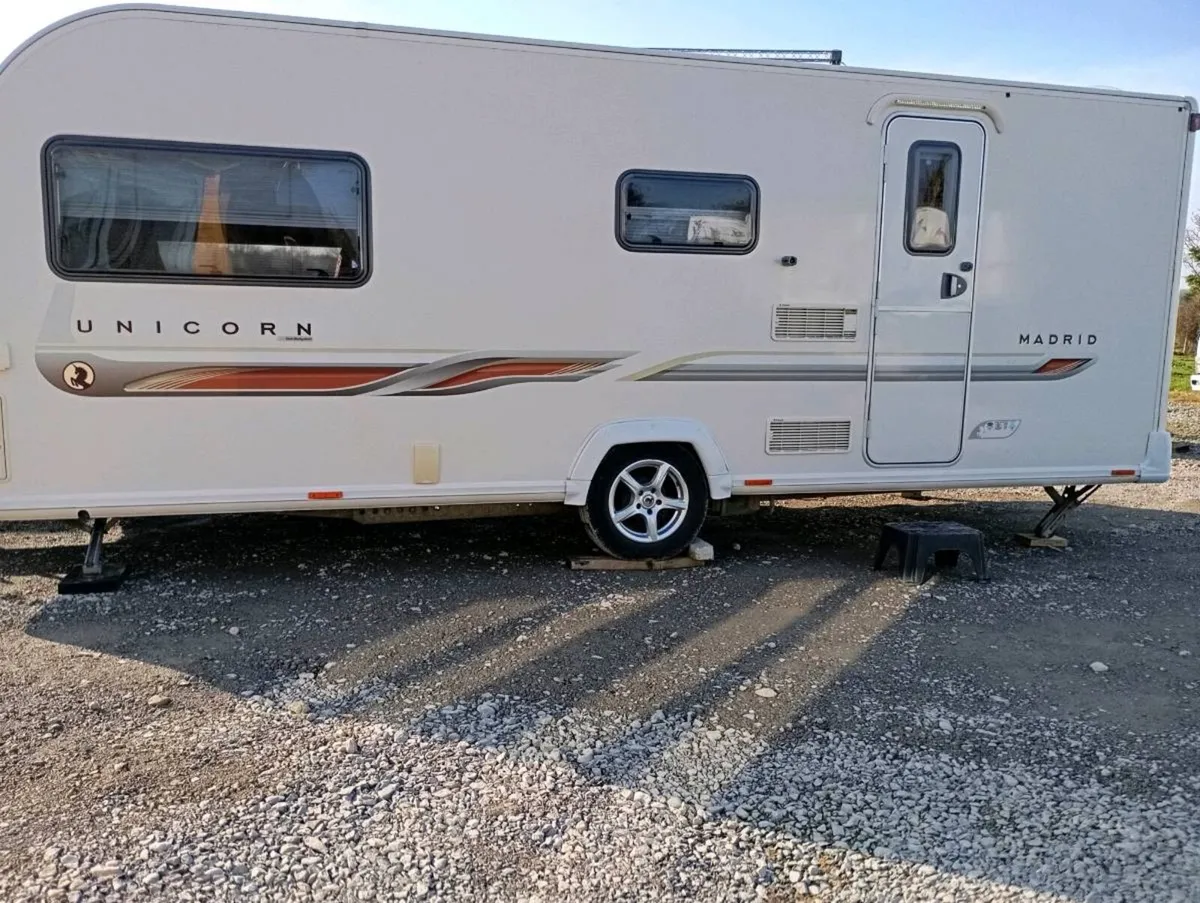 Bailey unicorn madrid.  4/5berth caravan - Image 4