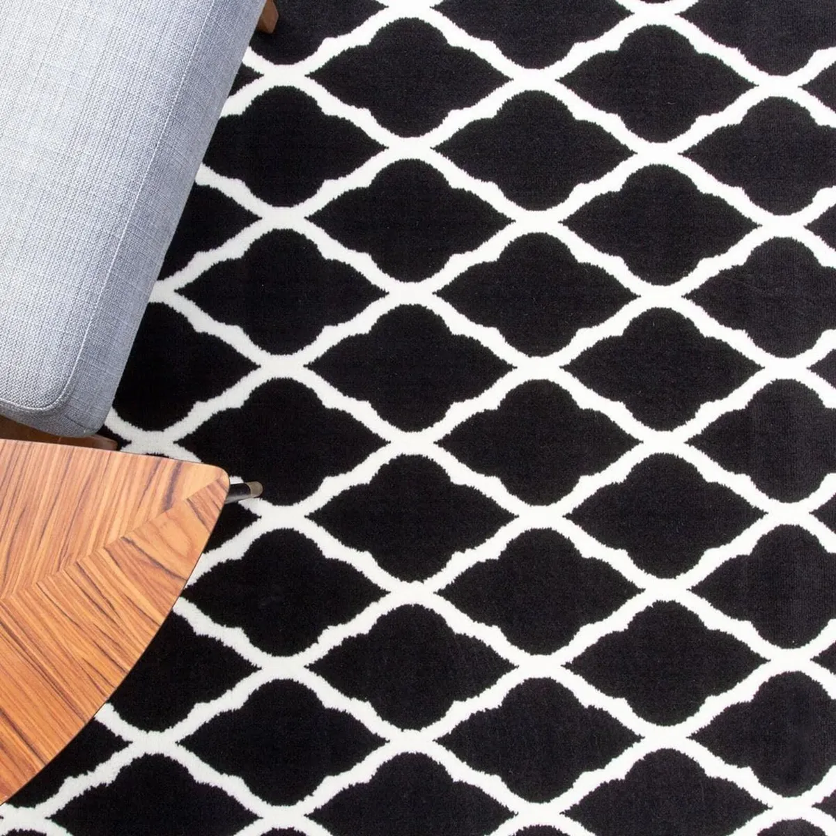 Affordable Black Cream Geometric Trellis Rug - Image 1