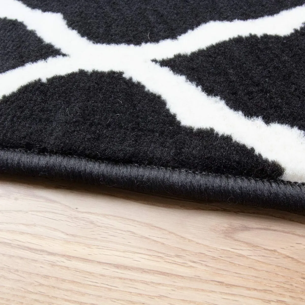 Affordable Black Cream Geometric Trellis Rug - Image 3