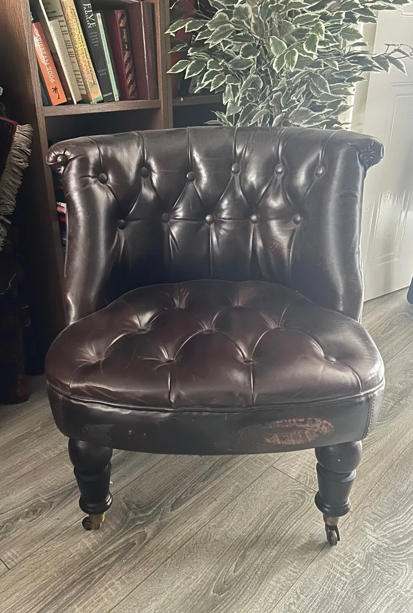 Leather chair - Image 1