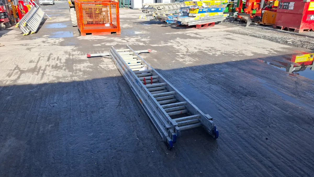 3.1m Triple Ladder – Extendable Multi-Purpose Ladd - Image 4