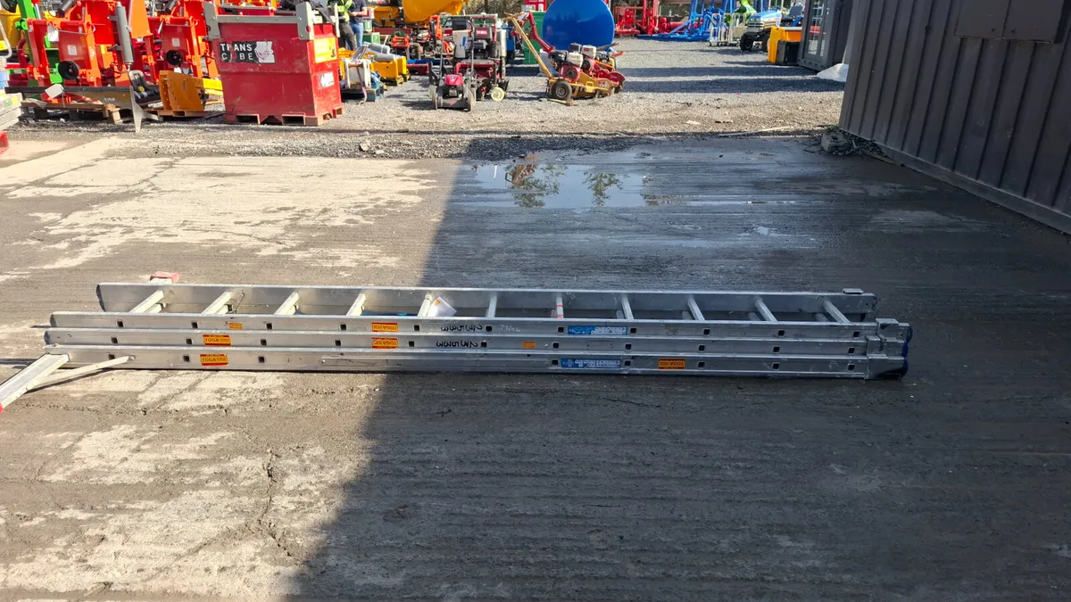 3.1m Triple Ladder – Extendable Multi-Purpose Ladd - Image 3