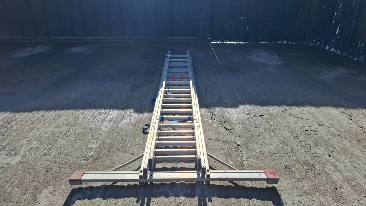 3.1m Triple Ladder – Extendable Multi-Purpose Ladd - Image 2