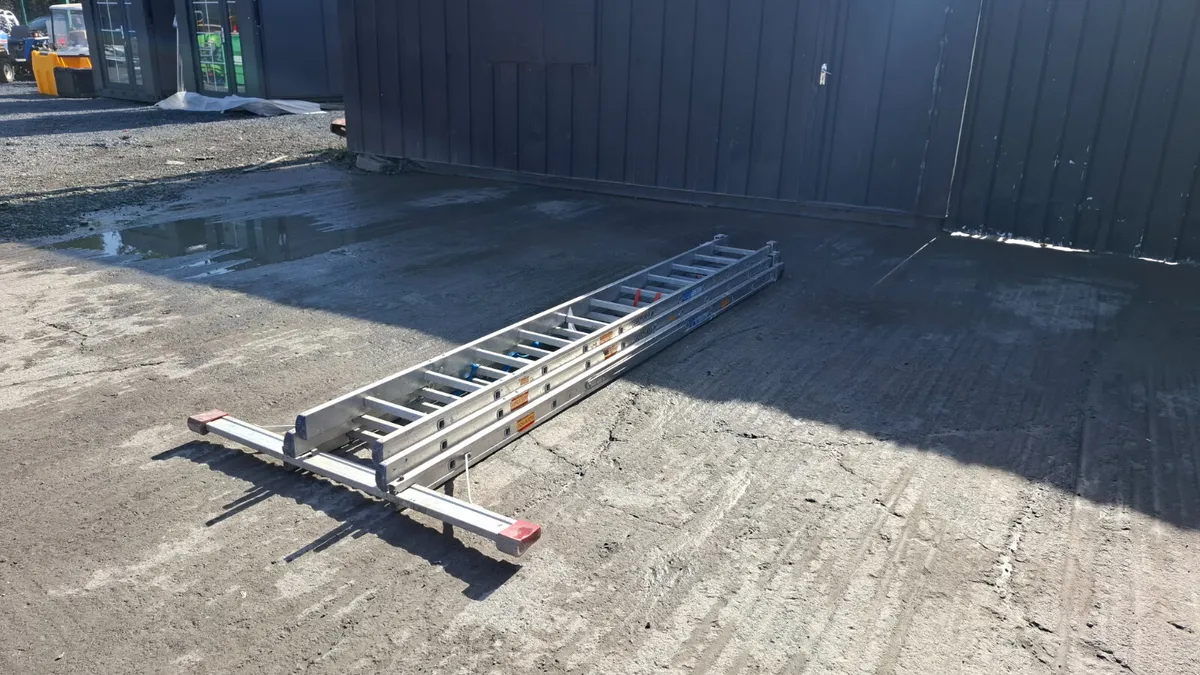 3.1m Triple Ladder – Extendable Multi-Purpose Ladd - Image 1