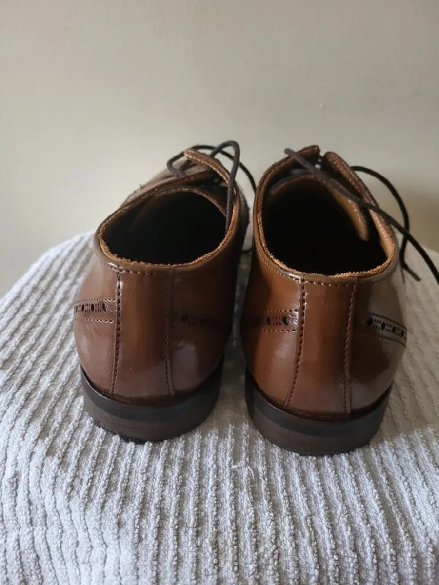 Boys Benetti Brogue Shoes and Zazzi Bowtie - Image 3