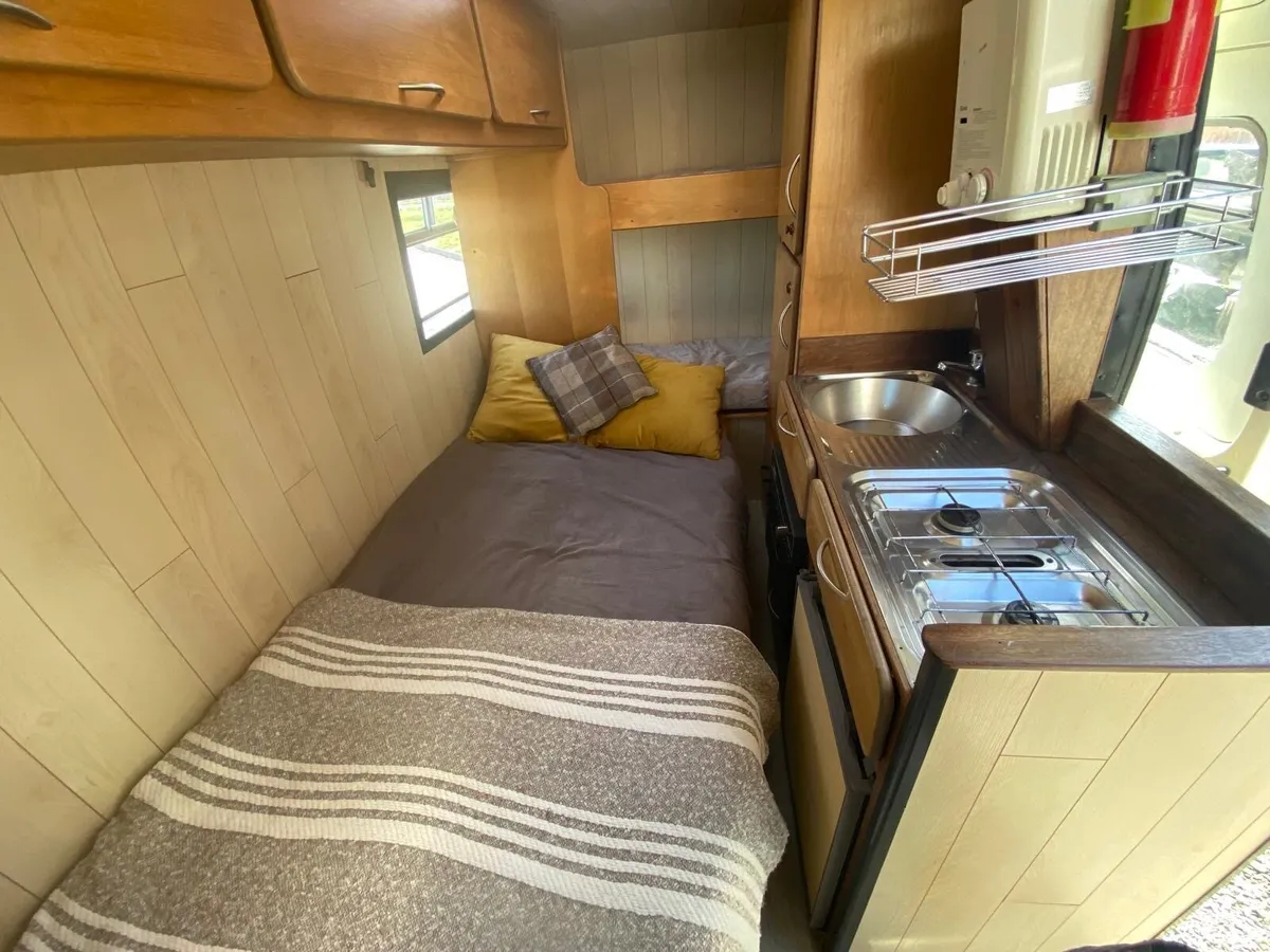 2.8 Renault master 4 berth camper van - Image 2