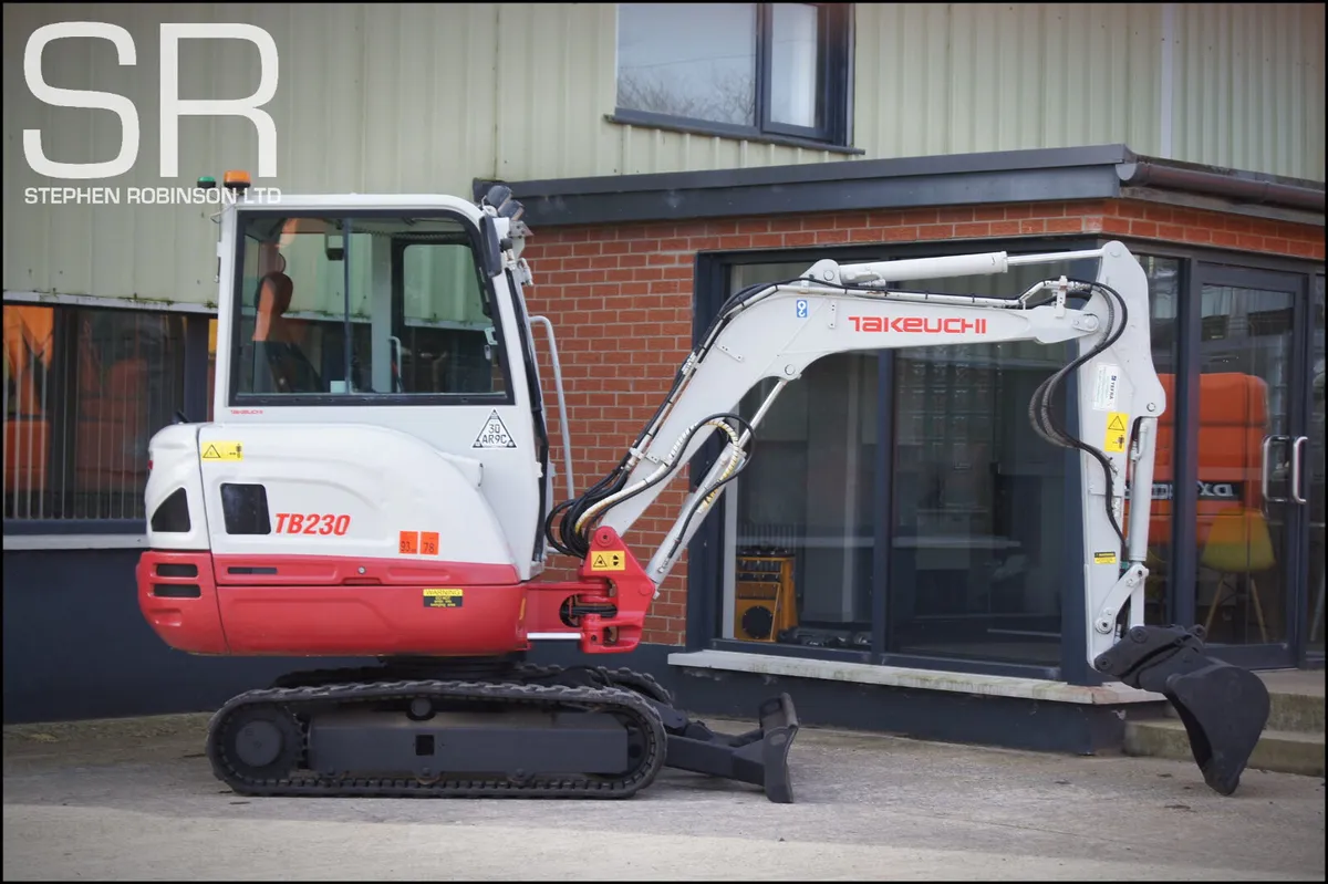 2018 Takeuchi TB230 2.8 ton mini digger - Image 2