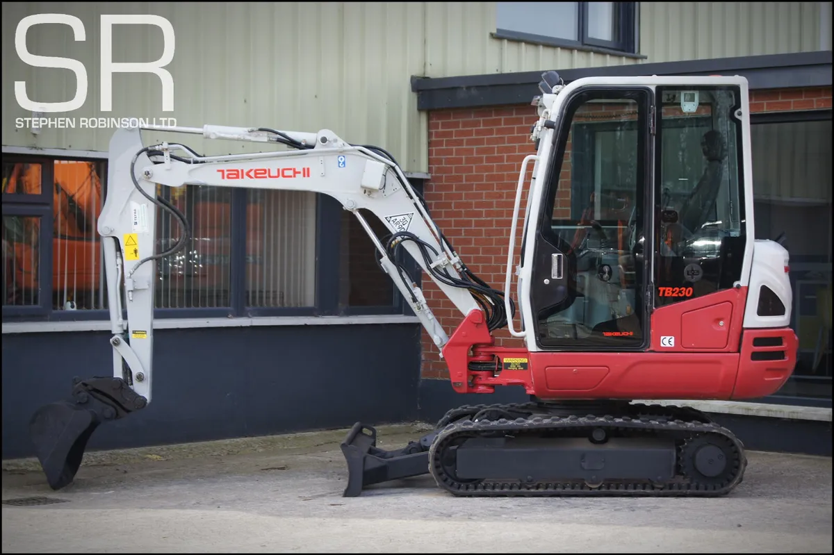 2018 Takeuchi TB230 2.8 ton mini digger - Image 4