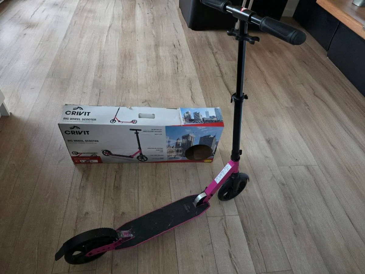 Big Whell Scooter - As new - Image 1